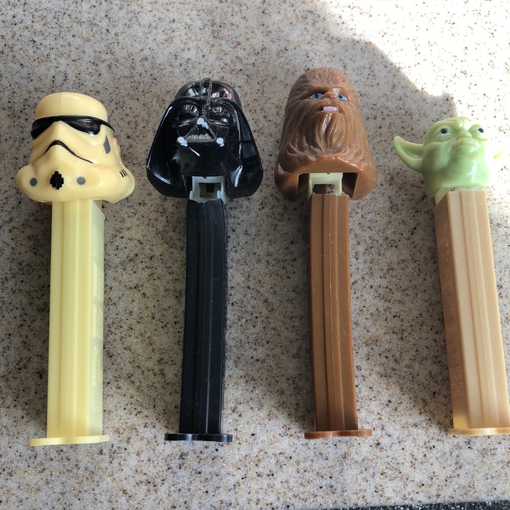 Bundled Vintage 1997 Pez Star Wars dispensers.